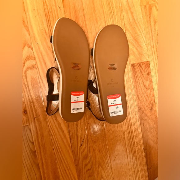 New no box Corso Como black leather flat sandals size 11 - Picture 2 of 3